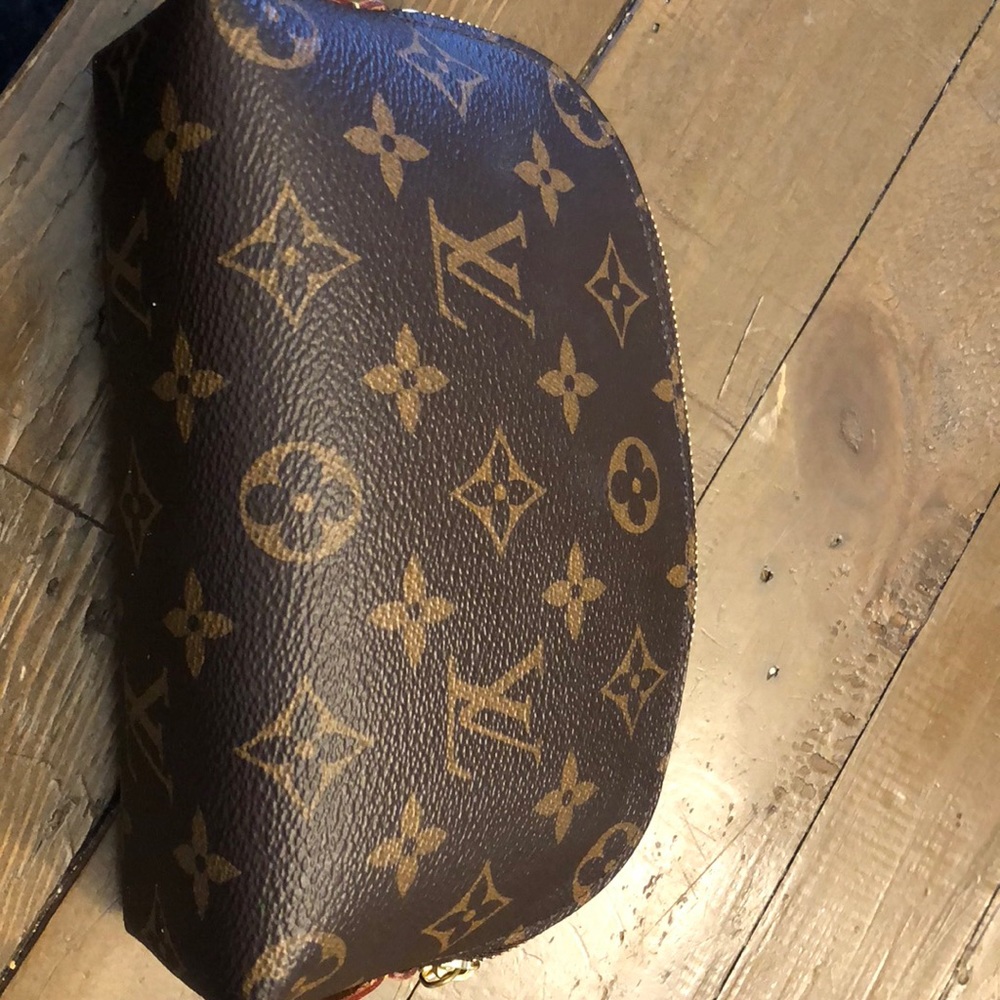 Louis Vuitton Make up case 7 inch